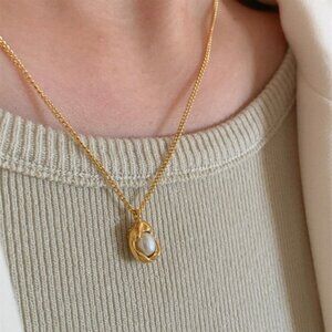 Baroque Pearl Pendant Necklace – 18K Gold Filled